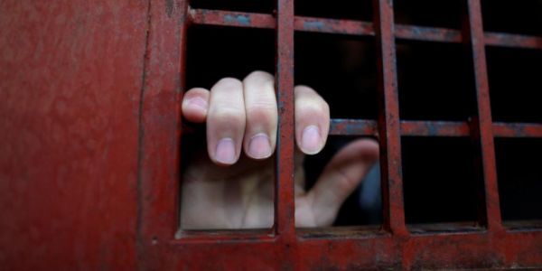 النيابة العامة فكازا هبطات ولد الشينوية للحبس بعدما شبع سبان فالبوليس والناس ديال المحكمة