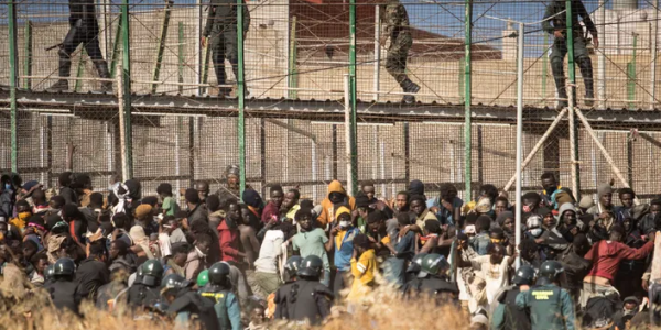 ألباريس: من المستحيل التحكم فتدفقات الهجرة غير الشرعية بلا تعاون المغرب