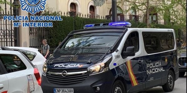 اسبانيا: البوليس شدو ريزو  إجرامي متورط فتزوير أوراق الإقامة لفائدة رجال أعمال مغاربة فغرناطة