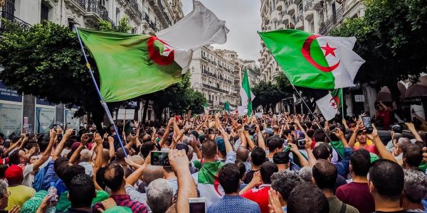 مجلة “ماريان”: سياسة الجزائر وتقلابها على أعداء وهميين “عفا عليها الزمن”