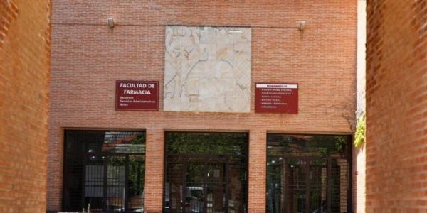 اسبانيا : كلية الصيدلة فسالامنكا فرشات طلبة مغاربة تقيدو ودارو القوالب باش يصيبو لوراق